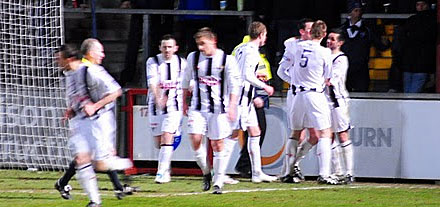 Pars celebrate winning goal 2 minutes 32 seconds into added time
