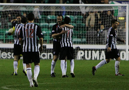 Celebrations at the end: Hibs 0 Dunfermline 1